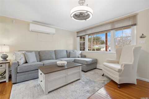 220 Fiddler Lane, Greenport, NY 11944