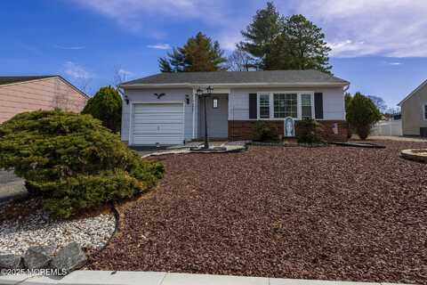31 Carlisle Road, Toms River, NJ 08757