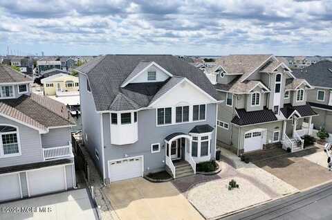 203 Carmel Drive, Lavallette, NJ 08735