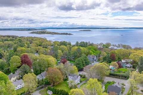 288 Foreside Road, Falmouth, ME 04105