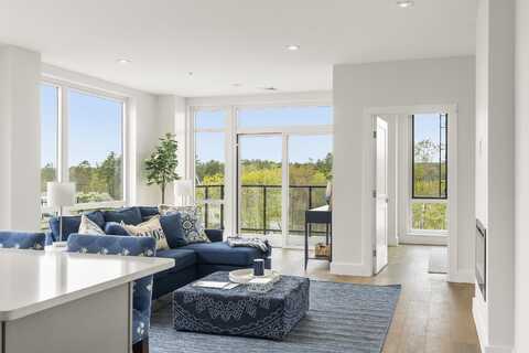 267 US Route 1, Falmouth, ME 04105