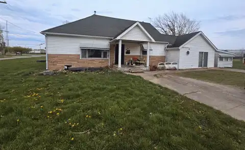 301 S Walnut Street, Villa Grove, IL 61956