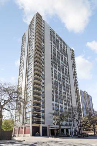 1455 N Sandburg Terrace, Chicago, IL 60610