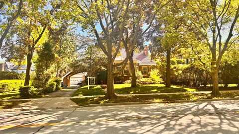 1112 Sheridan Road, Wilmette, IL 60091