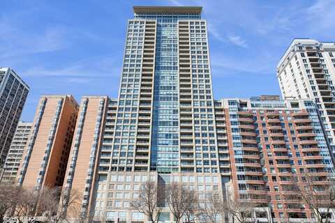 250 E Pearson Street, Chicago, IL 60611