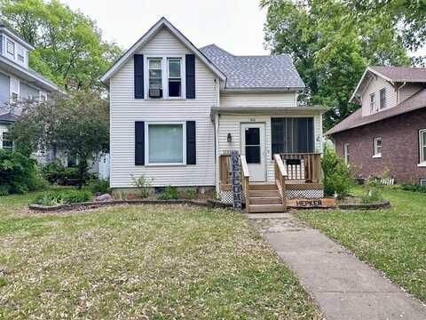 910 Locust Street, Sterling, IL 61081