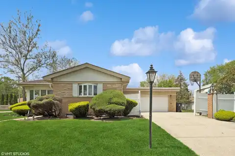 10720 Wakefield Street, Westchester, IL 60154