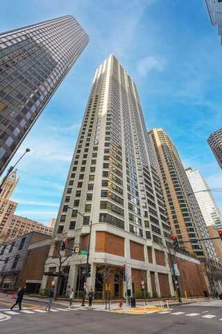 400 E Ohio Street, Chicago, IL 60611