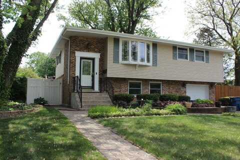 13240 W Playfield Drive, Crestwood, IL 60418