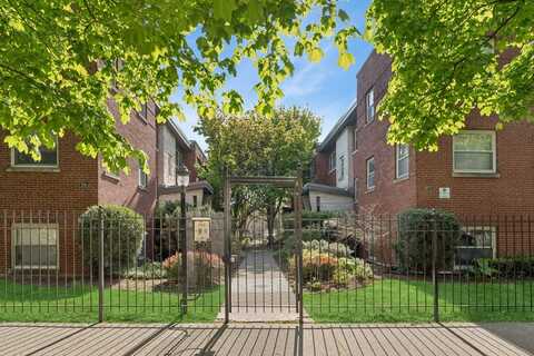 7515 N Damen Avenue, Chicago, IL 60645