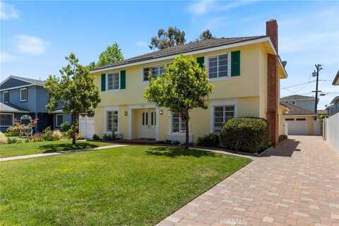 305 Robin Hood Lane, Costa Mesa, CA 92627