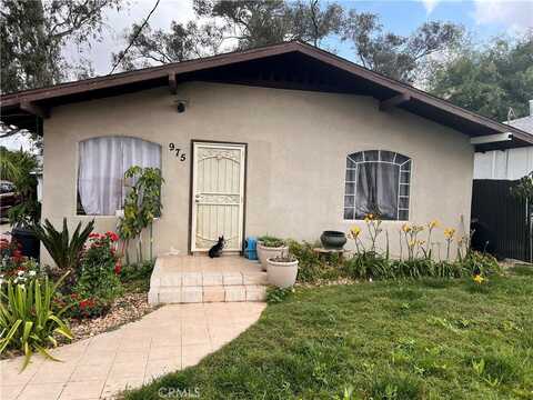 975 E CITRUS Street, Riverside, CA 92507