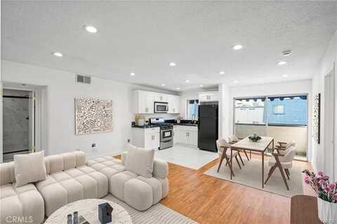18530 Hatteras, Tarzana, CA 91356