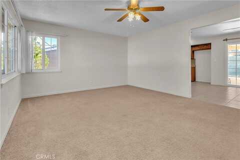 560 E Mountain View St, Barstow, CA 92311
