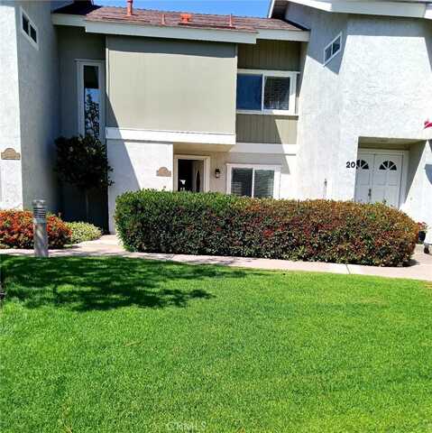18 Goldenbush, Irvine, CA 92604