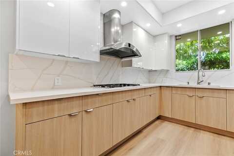 12633 Moorpark Street, Studio City, CA 91604