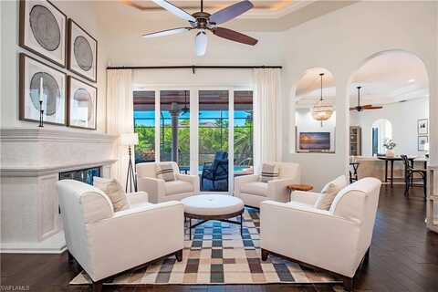 819 Bentwood, NAPLES, FL 34108