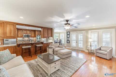406 Zandale Drive SW, Huntsville, AL 35801