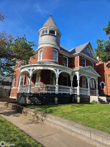 833 Avenue E, Fort Madison, IA 52627