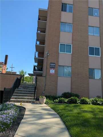 12029 Clifton Boulevard, Lakewood, OH 44107