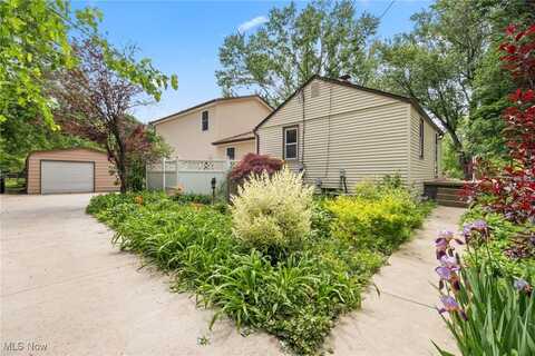 632 Cove Boulevard, Coventry, OH 44319