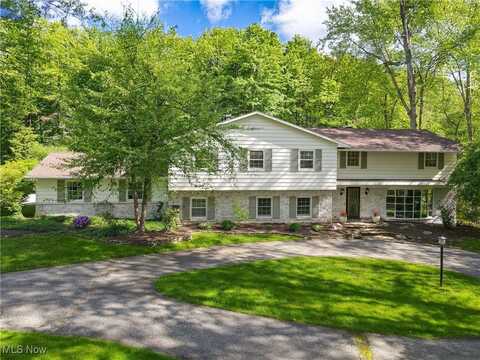 8130 Westhill Drive, Chagrin Falls, OH 44023