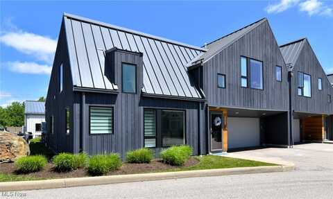 2422 Richmond Road, Beachwood, OH 44122