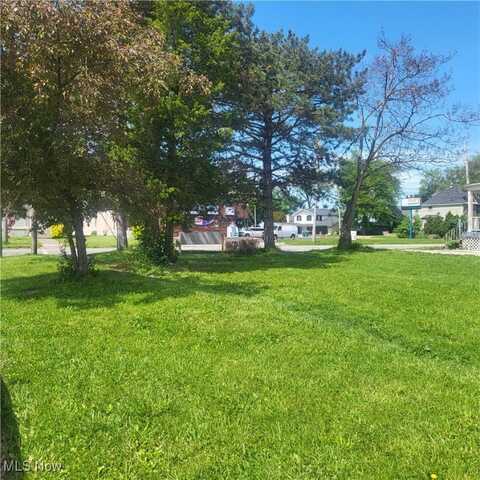 906 E Erie Avenue, Lorain, OH 44052