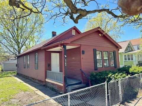 6815 Lawn Avenue, Cleveland, OH 44102