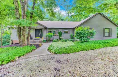 38 Choctaw Trail, Malvern, OH 44644