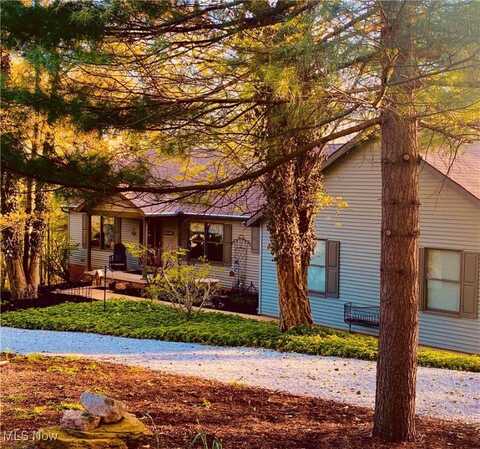 38 Choctaw Trail, Malvern, OH 44644