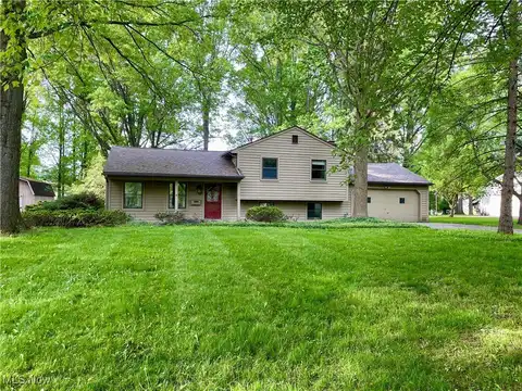 435 Bradford Drive, Canfield, OH 44406