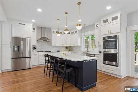 831 W Inman Avenue, Rahway, NJ 07065