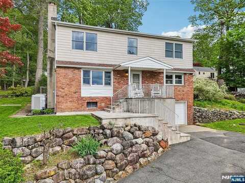 150 New Jersey Avenue, Jefferson Township, NJ 07849