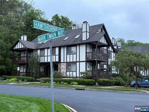 2901 Mark Twain, Mahwah, NJ 07430