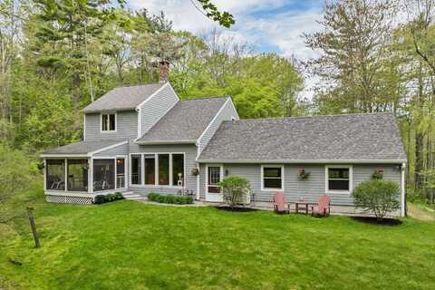 29 Lakeview Drive, Wolfeboro, NH 03894