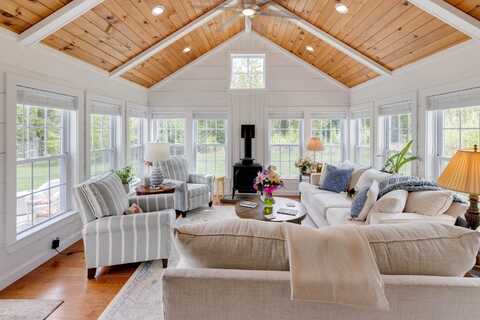 104 Champagne Circle, Campton, NH 03223