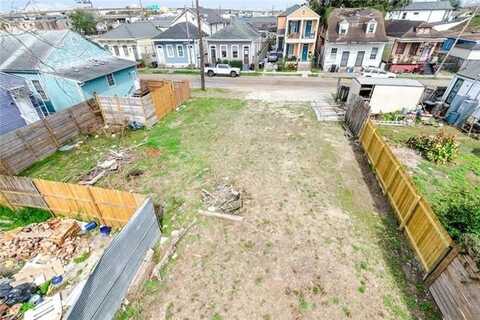 1418 COLUMBUS Street, New Orleans, LA 70116