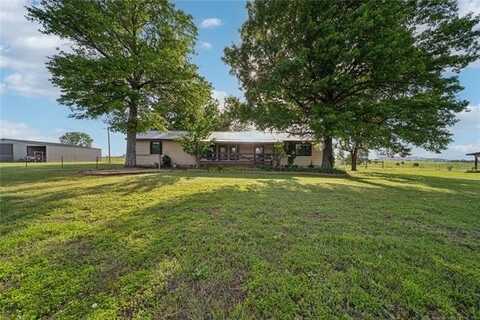 1202 S Oak Grove Road, Cushing, OK 74023