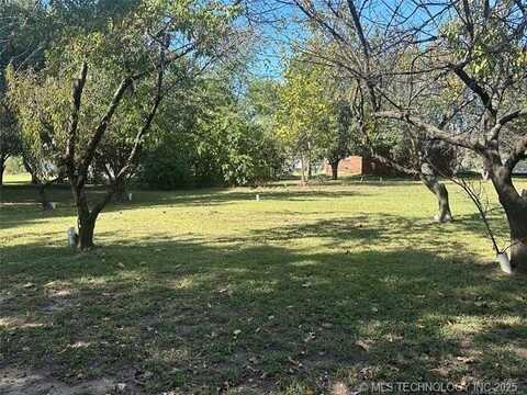 N Sherman Avenue, Okmulgee, OK 74447