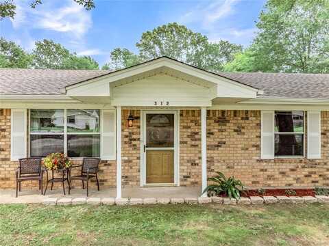 312 Parkway Lane, Gilmer, TX 75645