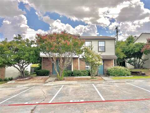 800 W Collins Street, Denton, TX 76201