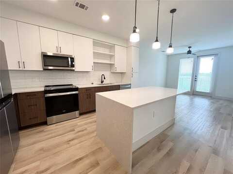 501 E College Street, Lewisville, TX 75057