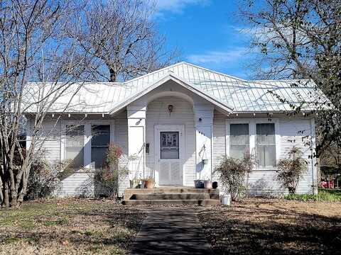 607 N Walnut, Clarksville, TX 75426
