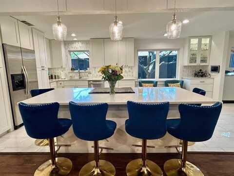 7449 Tophill Lane, Dallas, TX 75248
