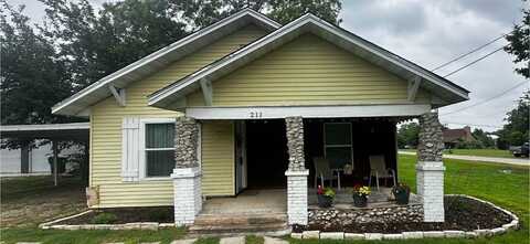 211 S Wickham Street, Alvord, TX 76225