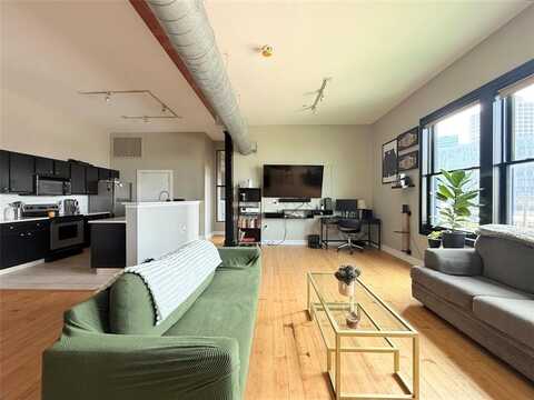2502 Live Oak Street, Dallas, TX 75204