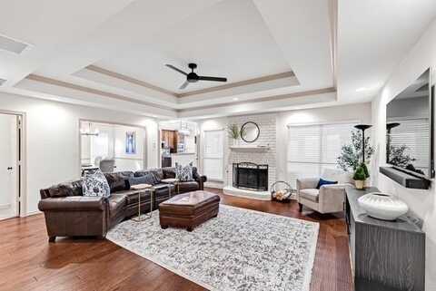 5202 Heatherdale Drive, Grapevine, TX 76051
