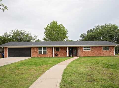 1413 Oak Hills Drive, Graham, TX 76450