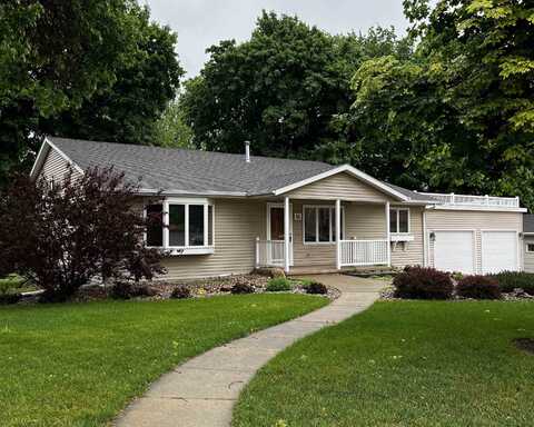 14 9th St. SE, Sioux Center, IA 51250